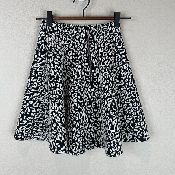 Nicholas Women's Leopard Print A-Line Mini Skirt Black/White Size 0 - Picture 5 of 13